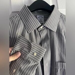 Brooks Brothers Black and White Striped Dress Shirt slim fit - XL - no iron